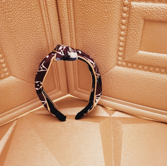 Designer Inspired Cloth Headband. FINAL PRICE - Picture 2 of 6